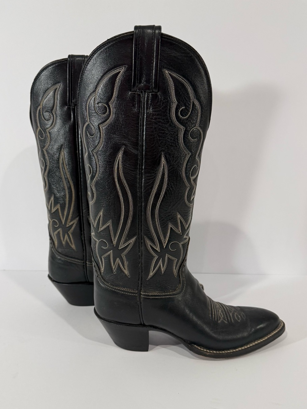 Women’s Vintage Hondo Black Western Cowboy Boots with Contrast Stitching